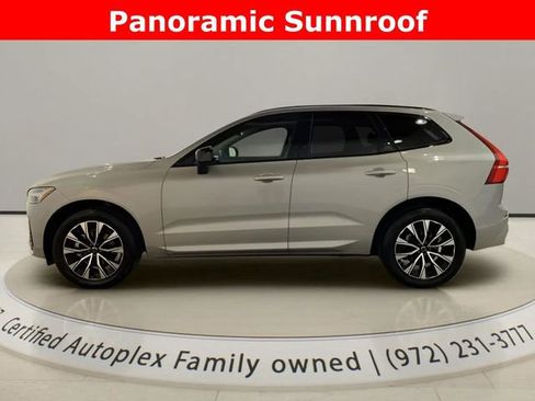 Used 2025 Volvo XC60 B5 Core AWD/4WD image 2