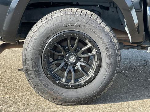 Used 2021 Toyota Tacoma SR5 w/ Technology Package AWD/4WD image 20