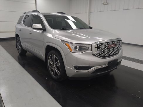 Used 2019 GMC Acadia Denali w/ Technology Package AWD/4WD image 13