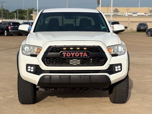 Used 2020 Toyota Tacoma SR w/ SR Convenience Package image 2