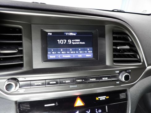 Used 2020 Hyundai Elantra SE w/ Cargo Package (C1) FWD image 14