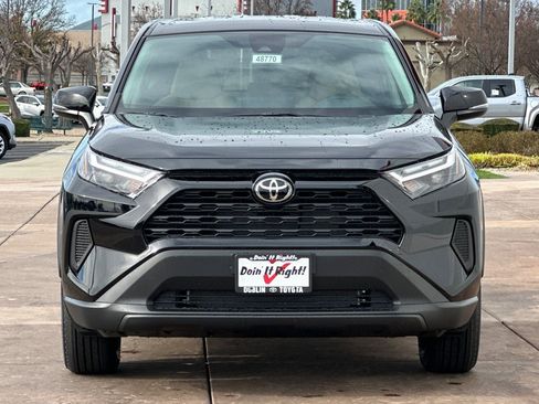 New 2025 Toyota RAV4 LE image 10
