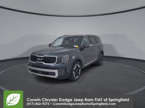 Used 2024 Kia Telluride EX w/ EX Captain's Chair Package FWD image 6