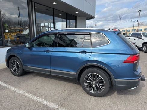 Used 2018 Volkswagen Tiguan SEL image 3