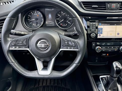 Used 2017 Nissan Rogue SL w/ SL Premium Package AWD/4WD image 14