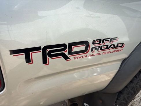 Used 2004 Toyota Tacoma 4x4 Xtracab V6 image 5