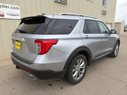 Used 2023 Ford Explorer Limited w/ Limited Technology Package image 7