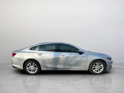 Used 2016 Chevrolet Malibu LT w/ Leather Package FWD image 9