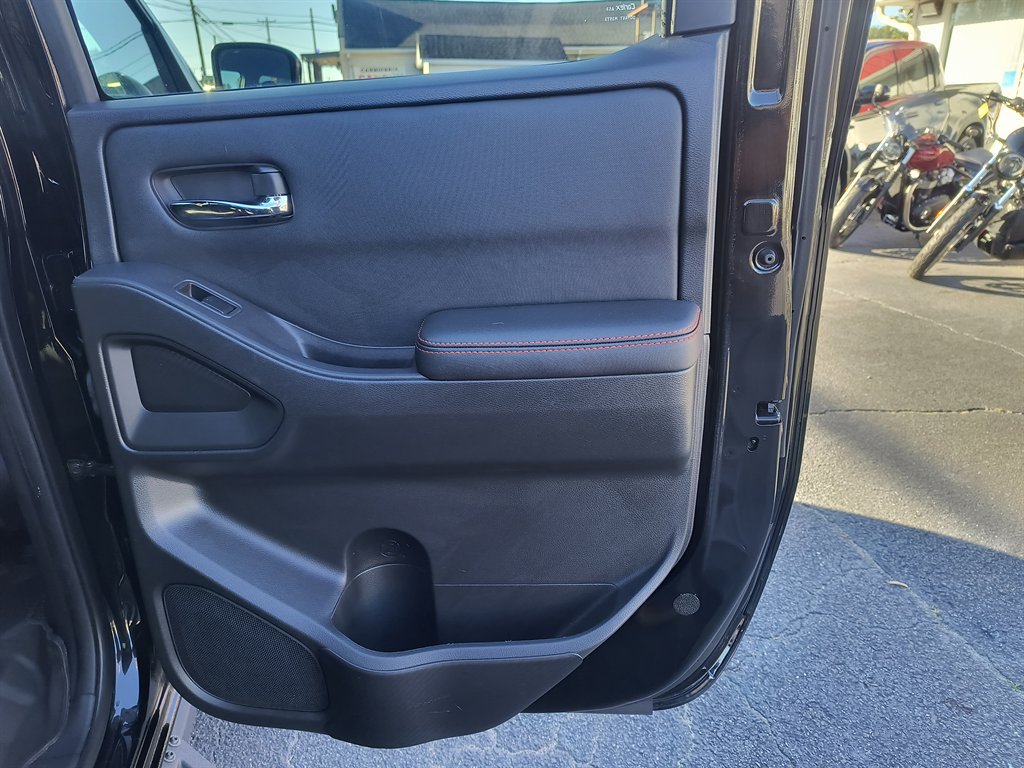 Used 2023 Nissan Frontier PRO-4X w/ Technology Package AWD/4WD image 26