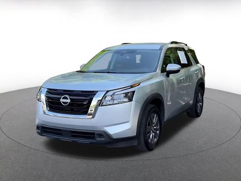 Used 2025 Nissan Pathfinder SV AWD/4WD image 4