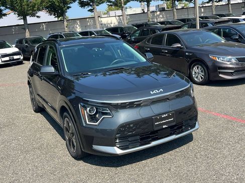 Certified 2023 Kia Niro Wind w/ Wind Preserve Package FWD image 7