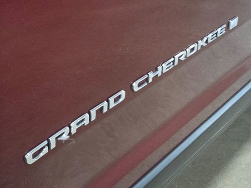 Used 2021 Jeep Grand Cherokee L Limited image 22