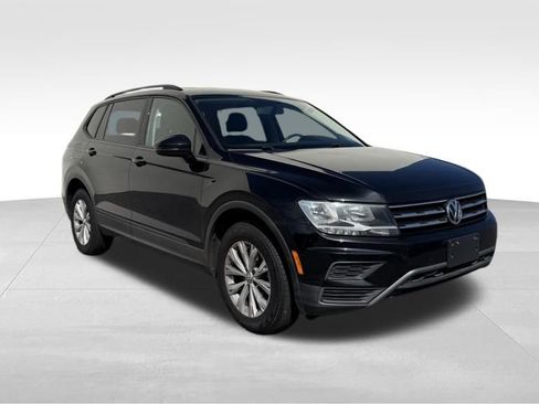 Used 2018 Volkswagen Tiguan S image 22