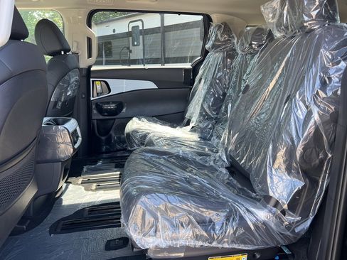 New 2026 Kia Carnival SX Prestige image 12