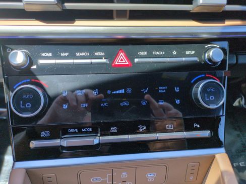 New 2026 Hyundai Santa Fe Limited AWD/4WD image 28