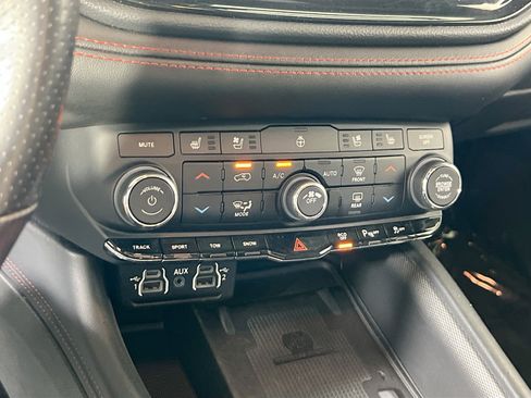 Used 2023 Dodge Durango R/T w/ Tow 'N Go Package AWD/4WD image 16