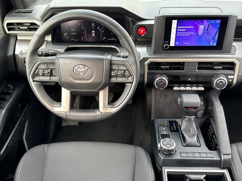 Certified 2026 Toyota Tacoma TRD Off-Road AWD/4WD image 19