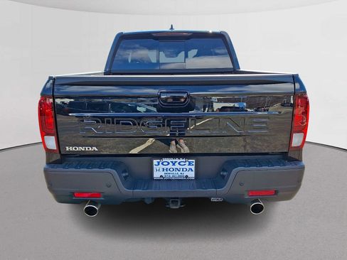 Certified 2024 Honda Ridgeline Black Edition image 9