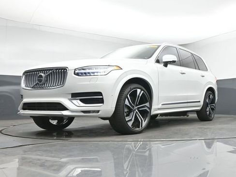 Used 2024 Volvo XC90 B6 Ultimate w/ Protection Package Premier AWD/4WD image 13