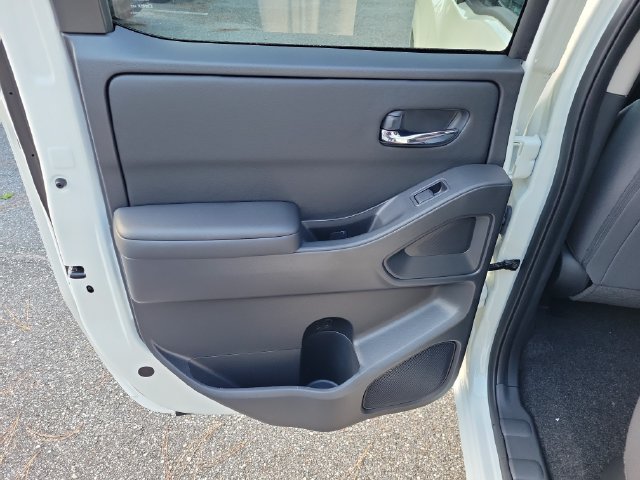 New 2027 Nissan Frontier SV RWD image 8