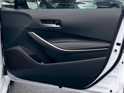 Used 2025 Toyota Corolla SE image 24