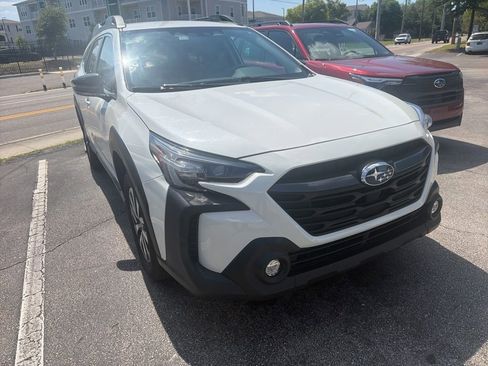 Used 2023 Subaru Outback Premium image 6