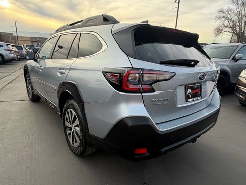 Used 2024 Subaru Outback Premium image 6
