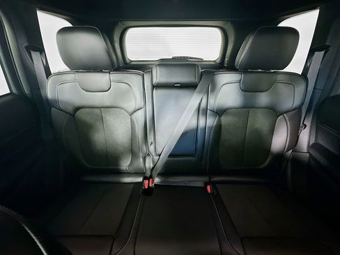 New 2025 Jeep Grand Cherokee Altitude AWD/4WD image 10