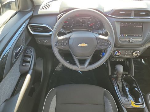 Used 2023 Chevrolet TrailBlazer LS image 10