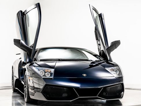 Used 2010 Lamborghini Murcielago LP 670-4 SV image 3