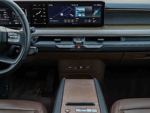 Certified 2024 Kia EV9 Land image 11