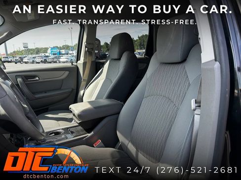 Used 2017 Chevrolet Traverse LT w/ Style and Technology Package FWD image 8