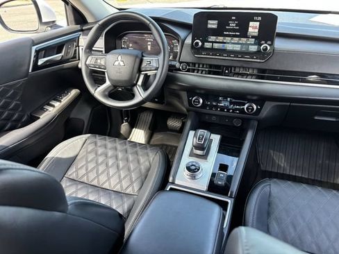 Used 2023 Mitsubishi Outlander SEL FWD image 14