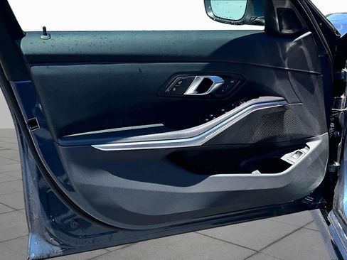 Certified 2025 BMW 330i Sedan RWD image 23