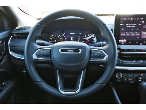 Used 2023 Jeep Compass Limited image 16