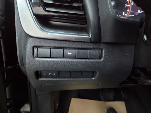 Used 2021 Nissan Rogue SV AWD/4WD image 32