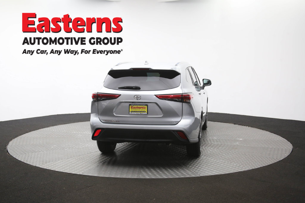 Used 2021 Toyota Highlander XLE FWD image 45