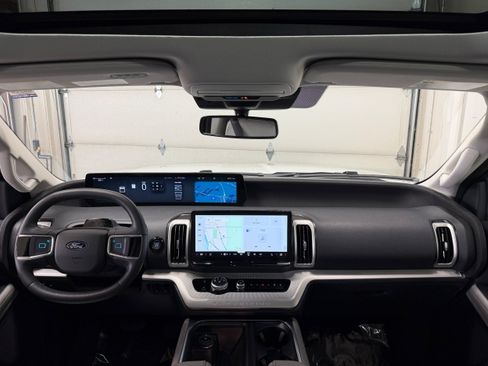 Certified 2025 Ford Expedition Max Active AWD/4WD image 3