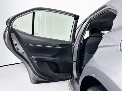 Used 2019 Toyota Camry SE FWD image 25