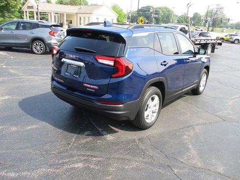 Used 2023 GMC Terrain SLE AWD/4WD image 8