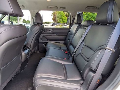 Used 2026 Nissan Armada SV AWD/4WD image 15