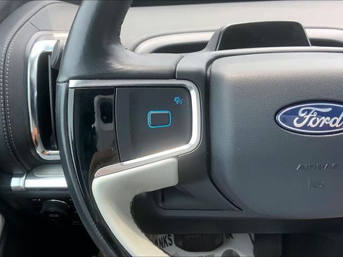 Used 2025 Ford Expedition Platinum w/ Driver's Package AWD/4WD image 24