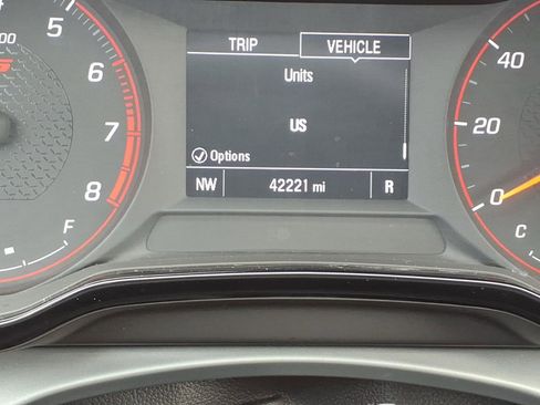 Used 2024 Chevrolet Trax RS w/ Sunroof Package image 24