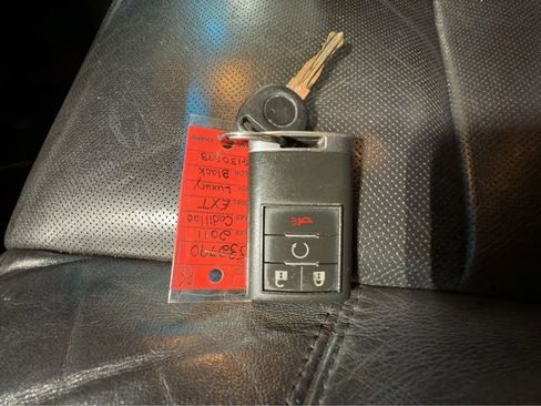 Used 2011 Cadillac Escalade EXT Luxury image 27