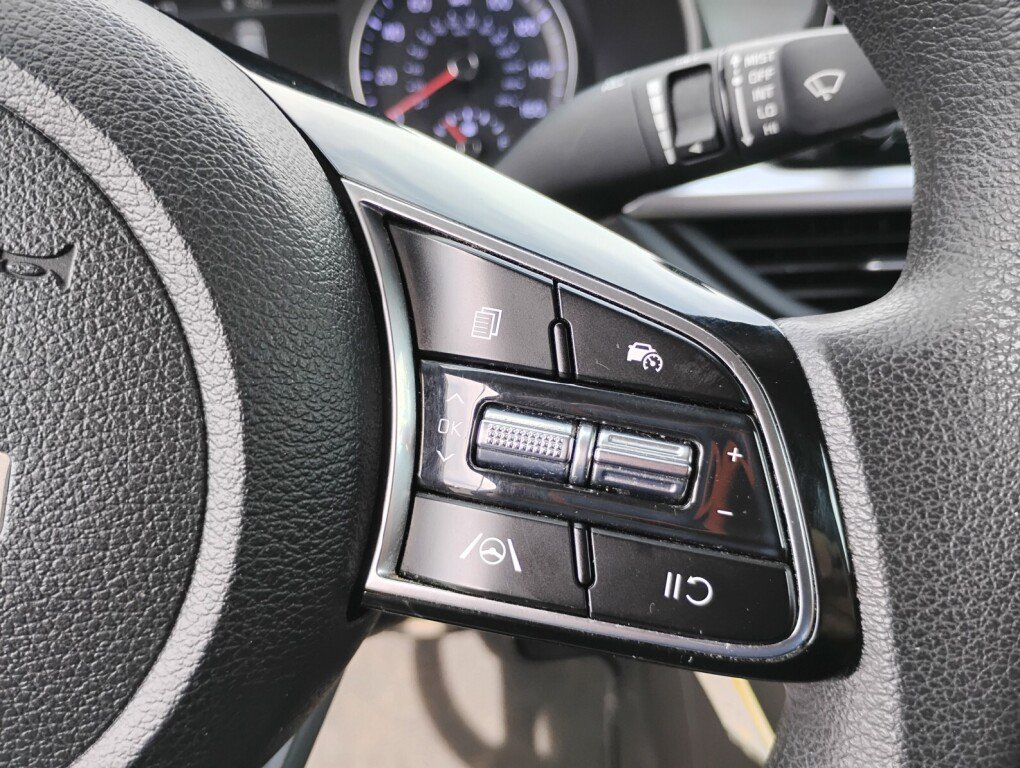 Used 2022 Kia Forte LXS FWD image 23