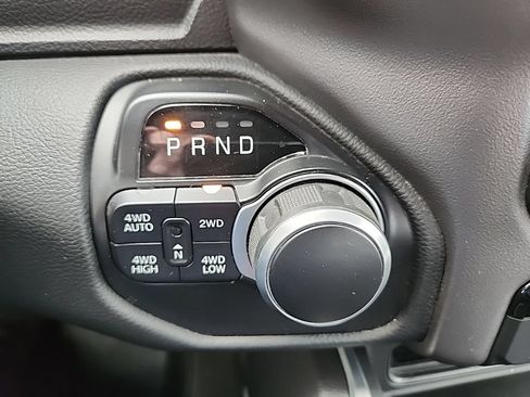Used 2020 RAM 1500 Big Horn AWD/4WD image 17