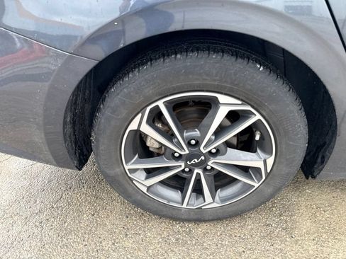 Used 2024 Kia Forte LXS w/ LXS Technology Package FWD image 13