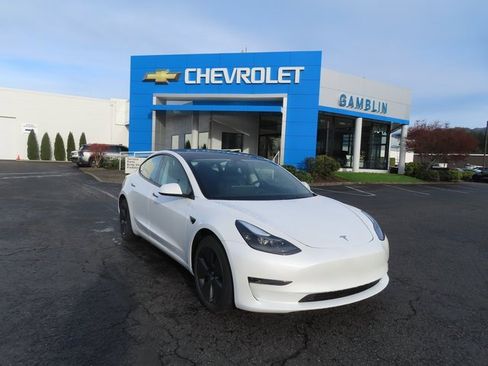 Used 2023 Tesla Model 3 Standard Range image 33