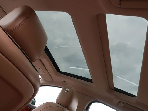 Used 2019 Jaguar XJ R-Sport RWD image 47