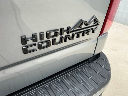 Used 2024 Chevrolet Silverado 2500 High Country w/ High Country Premium Package AWD/4WD image 7